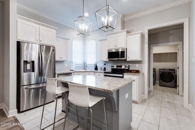 214 Adry Lane, Youngsville, LA 70592