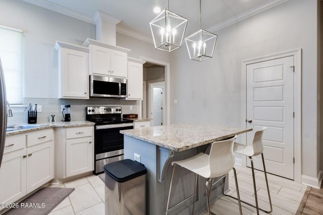 214 Adry Lane, Youngsville, LA 70592