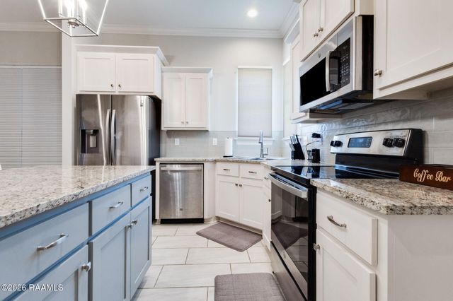 214 Adry Lane, Youngsville, LA 70592