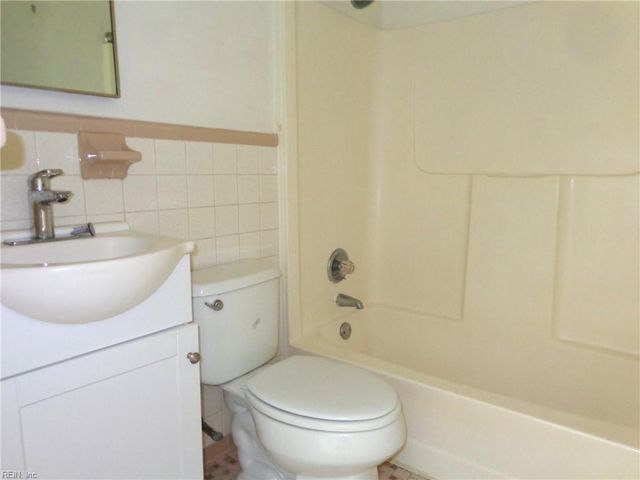 2016 E Ocean View Ave Apt 6, Norfolk, VA 23503