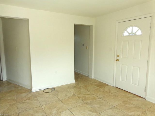 2016 E Ocean View Ave Apt 6, Norfolk, VA 23503