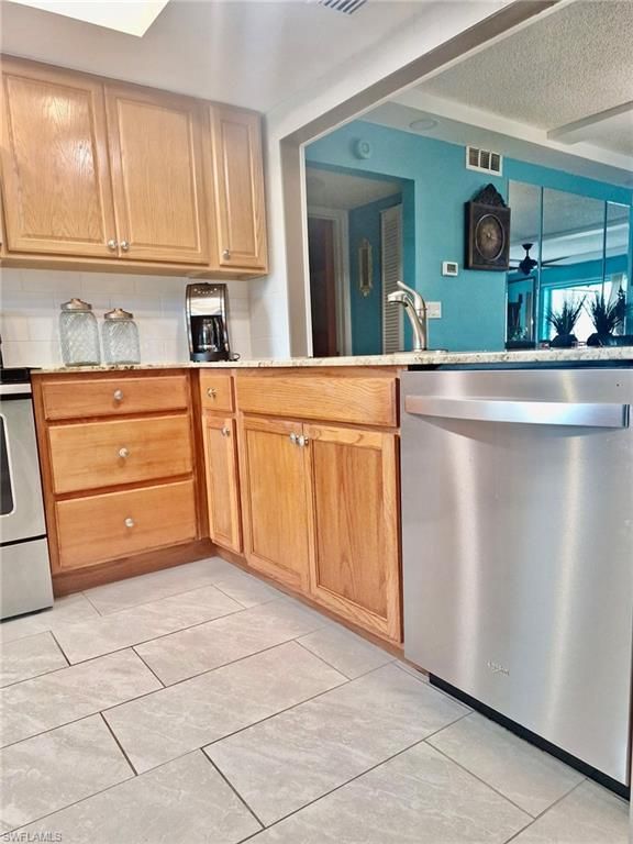 7104 Nantucket CIR 2, NORTH FORT MYERS, FL 33917 — photo 5