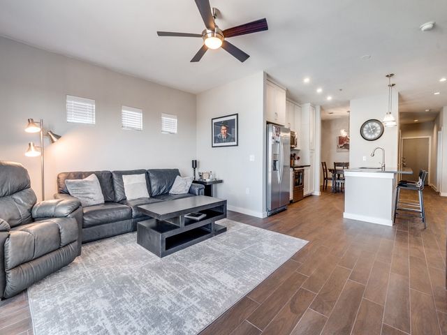 5609 Smu Boulevard 411, Dallas, TX 75206