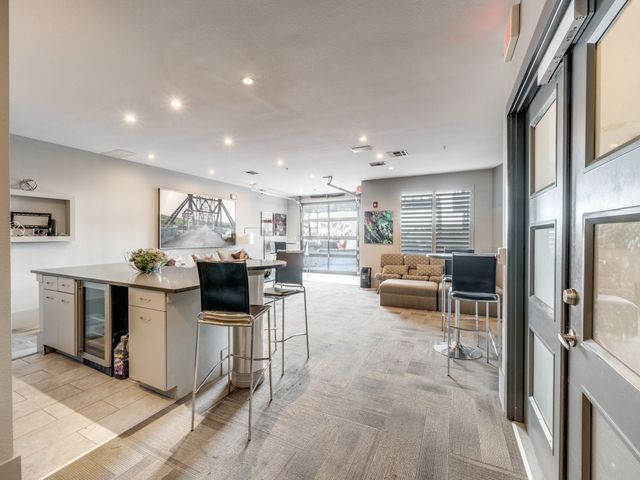 5609 Smu Boulevard 411, Dallas, TX 75206