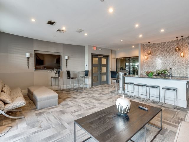 5609 Smu Boulevard 411, Dallas, TX 75206