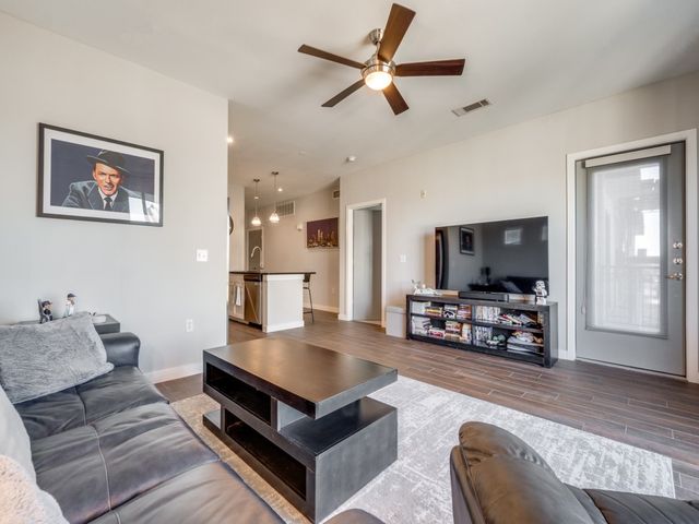 5609 Smu Boulevard 411, Dallas, TX 75206