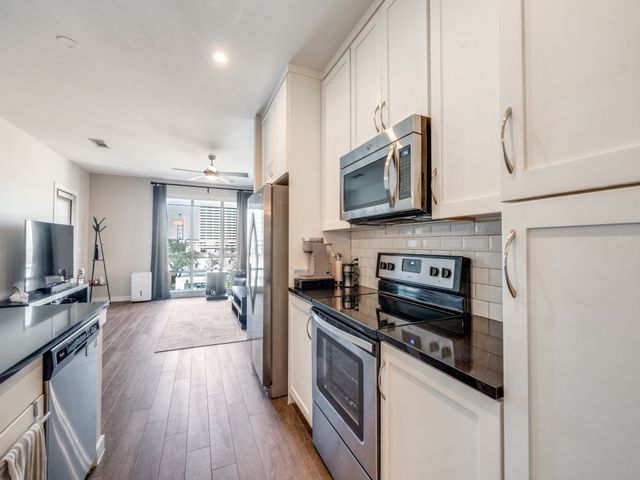 5609 Smu Boulevard 411, Dallas, TX 75206