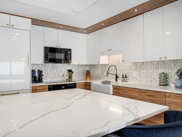 1440 N Lake Shore Drive 19BD, Chicago, IL 60610