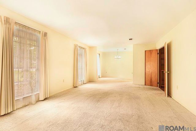 644 Castle Kirk Dr, Baton Rouge, LA 70808