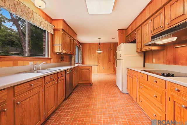 644 Castle Kirk Dr, Baton Rouge, LA 70808