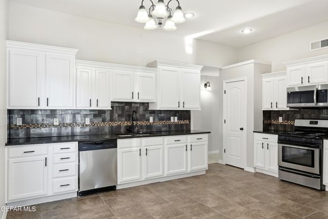 3210 PERUVIAN PASO, El Paso, TX 79938