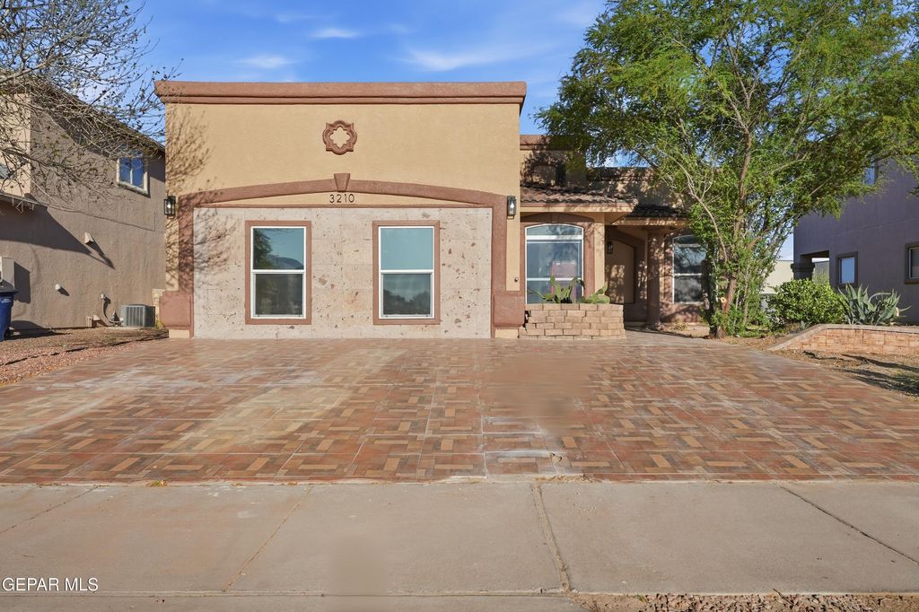 3210 PERUVIAN PASO, El Paso, TX 79938