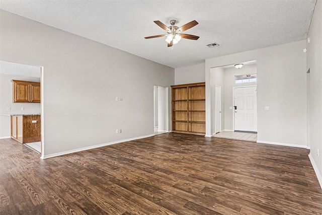 721 Eastridge Drive, Yukon, OK 73099