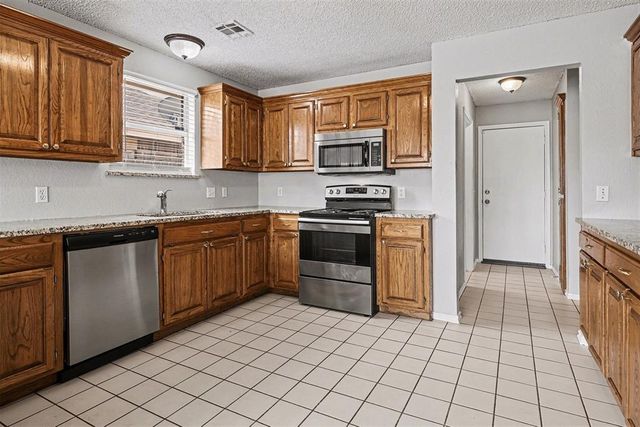 721 Eastridge Drive, Yukon, OK 73099