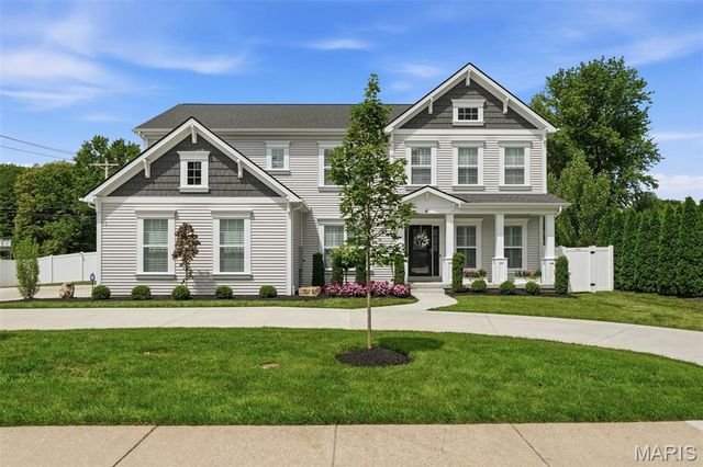 4 Hillcrest Place, St Louis, MO 63122