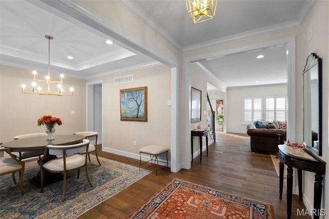 4 Hillcrest Place, St Louis, MO 63122