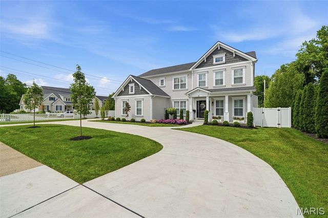 4 Hillcrest Place, St Louis, MO 63122