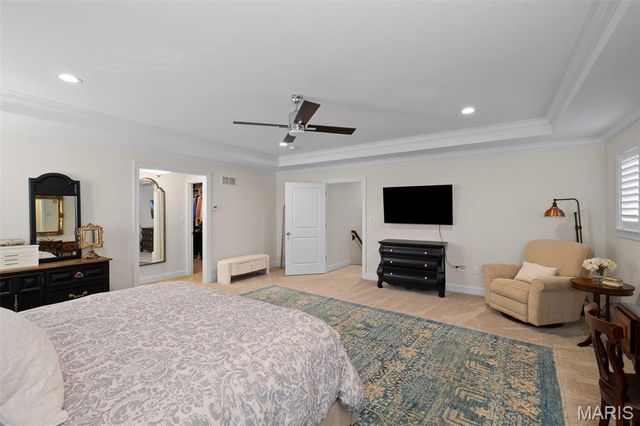 4 Hillcrest Place, St Louis, MO 63122