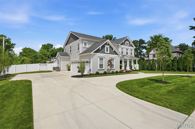 4 Hillcrest Place, St Louis, MO 63122