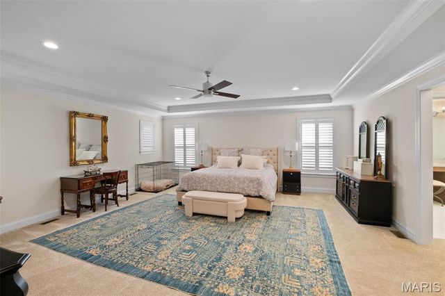 4 Hillcrest Place, St Louis, MO 63122