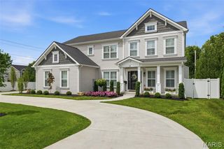 4 Hillcrest Place, St Louis, MO 63122