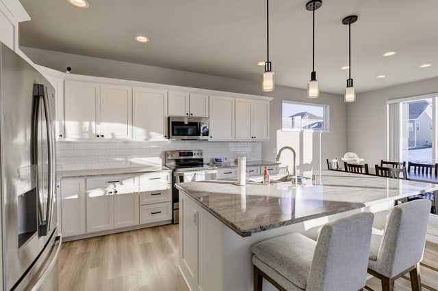 9635 Tawny Acorn Drive, Verona, WI 53593