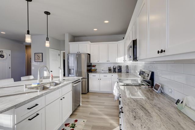 9635 Tawny Acorn Drive, Verona, WI 53593