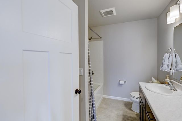 9635 Tawny Acorn Drive, Verona, WI 53593