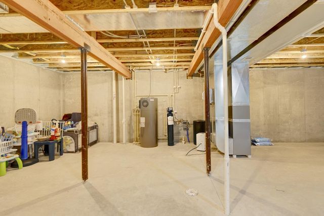 9635 Tawny Acorn Drive, Verona, WI 53593