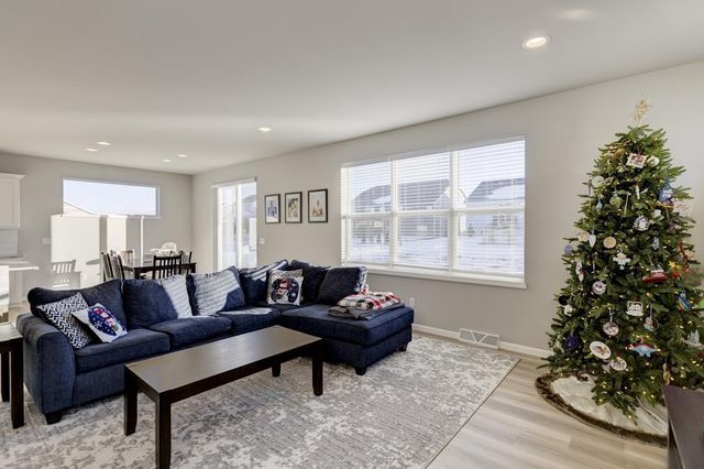 9635 Tawny Acorn Drive, Verona, WI 53593