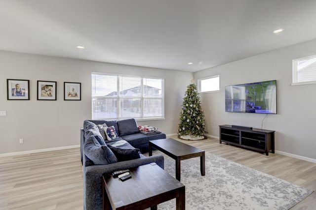 9635 Tawny Acorn Drive, Verona, WI 53593