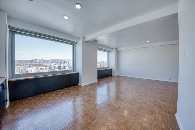 320 Fort Duquesne Blvd 18F, Downtown Pgh, PA 15222