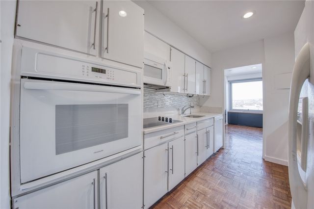 320 Fort Duquesne Blvd 18F, Downtown Pgh, PA 15222