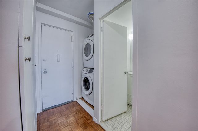 320 Fort Duquesne Blvd 18F, Downtown Pgh, PA 15222