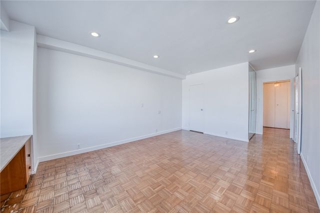 320 Fort Duquesne Blvd 18F, Downtown Pgh, PA 15222