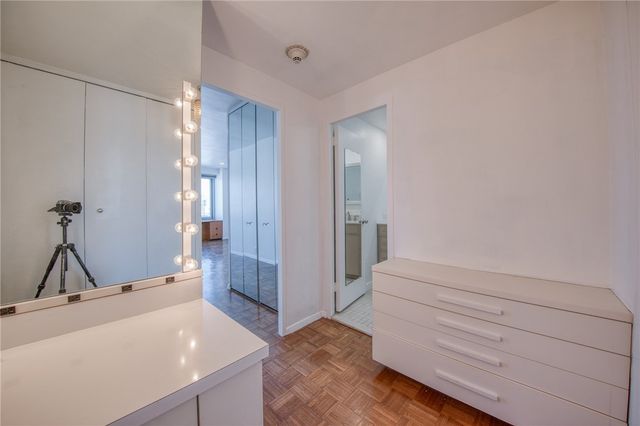 320 Fort Duquesne Blvd 18F, Downtown Pgh, PA 15222