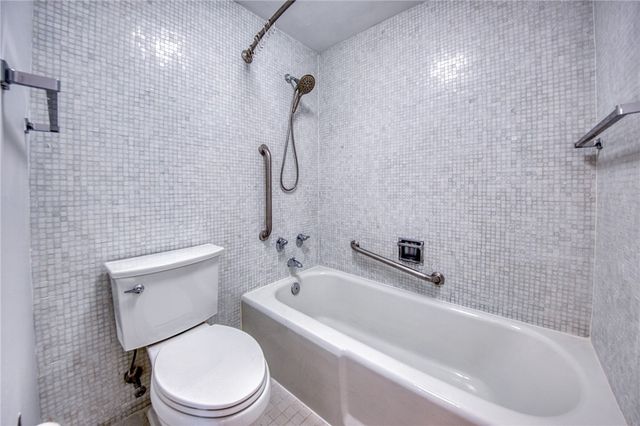 320 Fort Duquesne Blvd 18F, Downtown Pgh, PA 15222