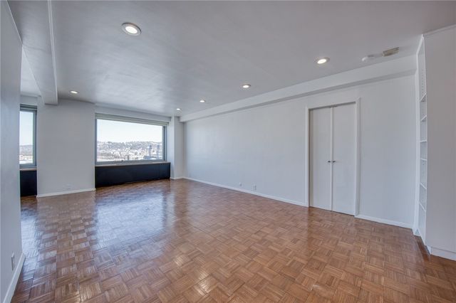 320 Fort Duquesne Blvd 18F, Downtown Pgh, PA 15222