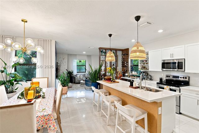 3440 W 110th St, Hialeah, FL 33018