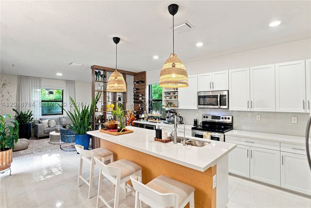3440 W 110th St, Hialeah, FL 33018