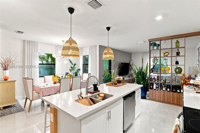 3440 W 110th St, Hialeah, FL 33018