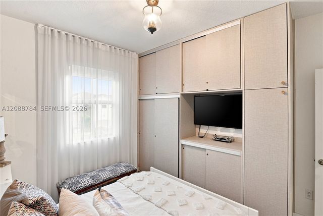 3440 W 110th St, Hialeah, FL 33018