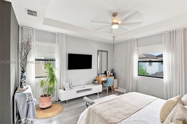 3440 W 110th St, Hialeah, FL 33018