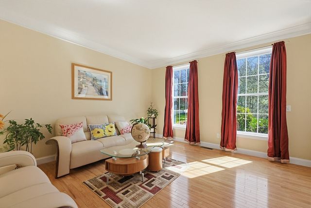 73 Independence Ln, Ashland, MA 01721