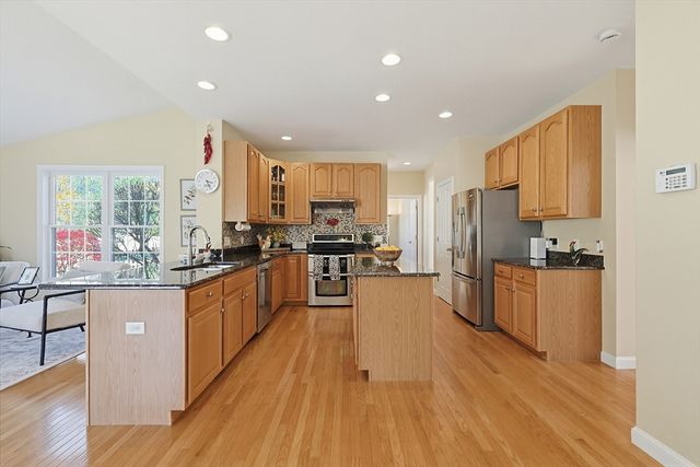 73 Independence Ln, Ashland, MA 01721