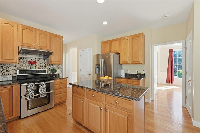 73 Independence Ln, Ashland, MA 01721