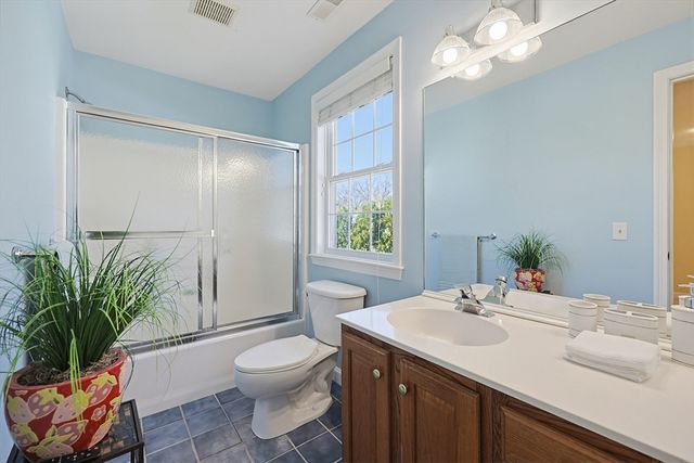 73 Independence Ln, Ashland, MA 01721