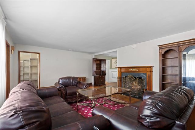 963 Hartford Avenue, Johnston, RI 02919
