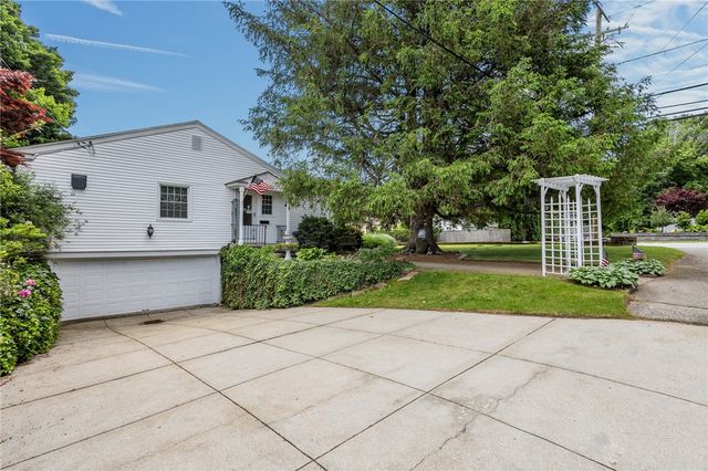 963 Hartford Avenue, Johnston, RI 02919