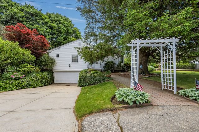963 Hartford Avenue, Johnston, RI 02919
